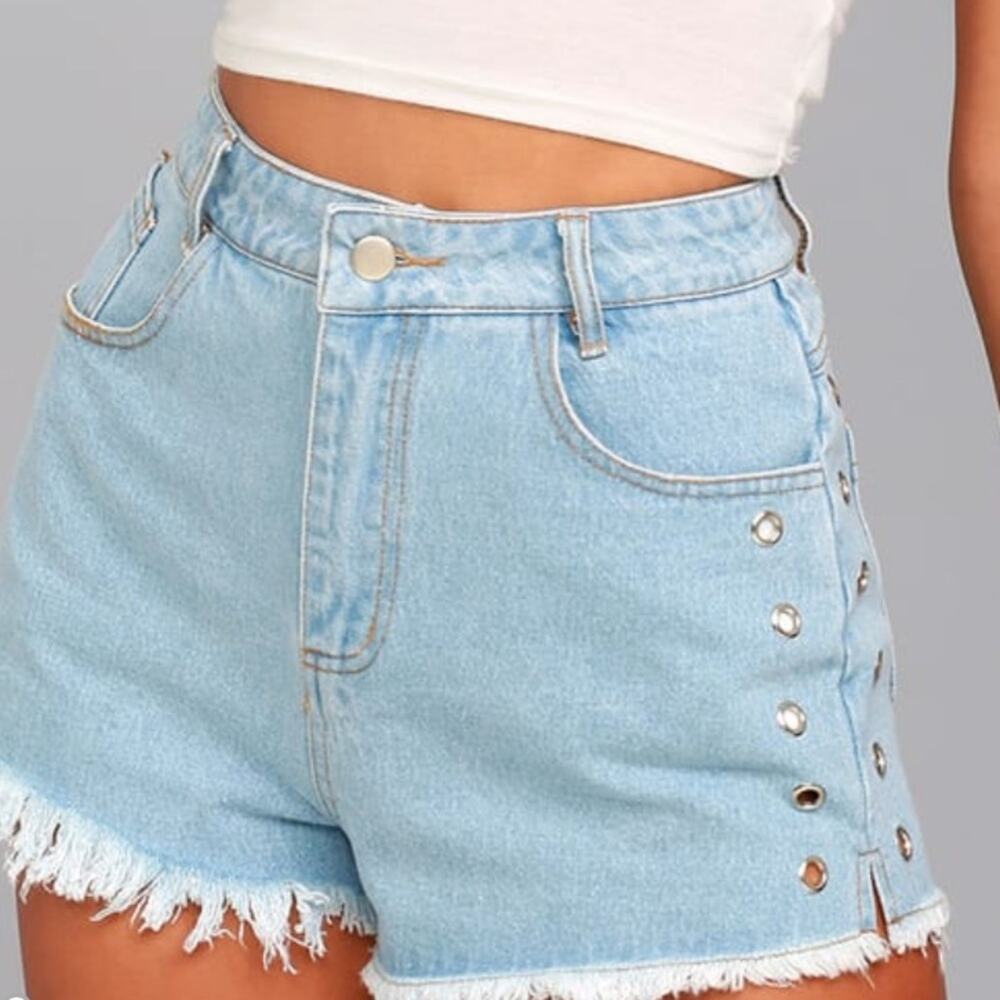Dainty Hooligan Light Wash Studded Denim Shorts Small